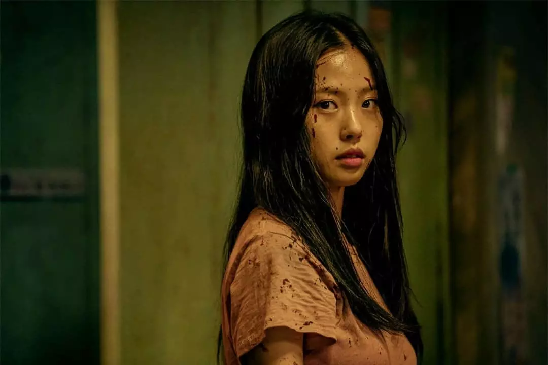 Sweet Home K-drama dizisinin post-apokaliptik atmosferini yansitan resmi tanitim gorseli
