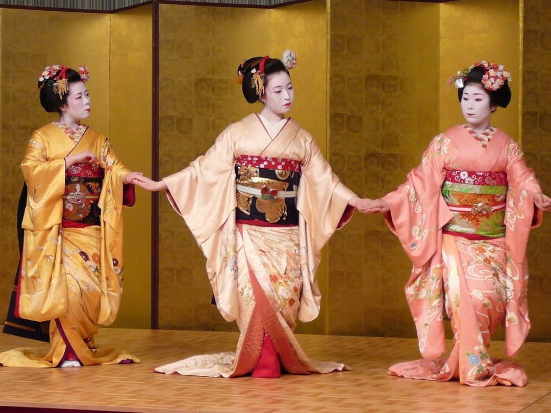 Susohiki Kimono