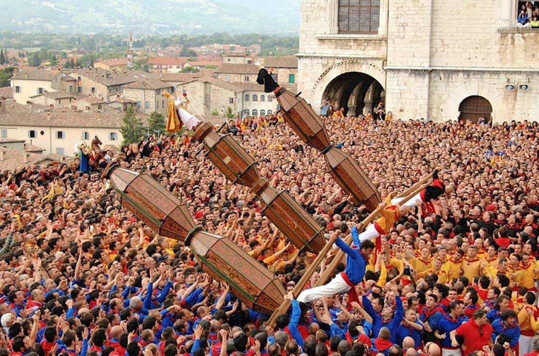 İtalya'nın En Eski Kültür Mirası: Mum Festivali