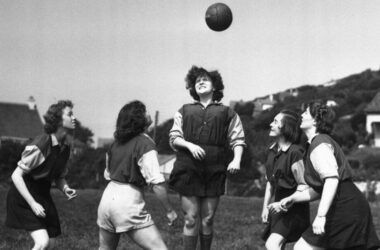Kadın Futbolu Tarihi