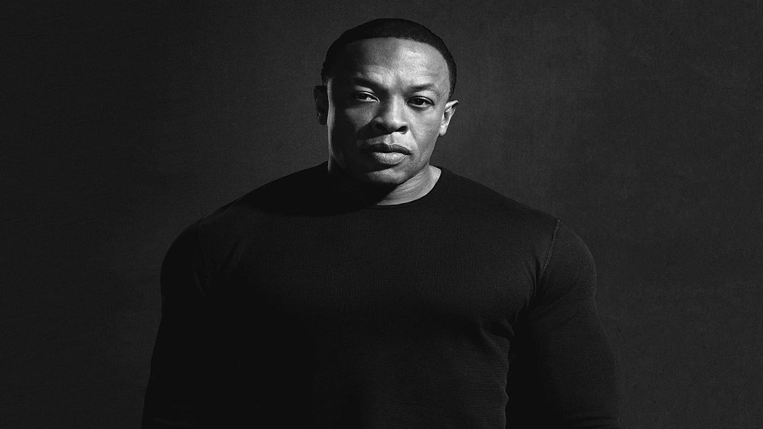 Dr. Dre Siyah Beyaz Kapak Fotoğrafı