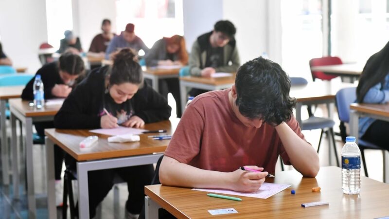 Mezuna Kalmanın Avantajları Nelerdir