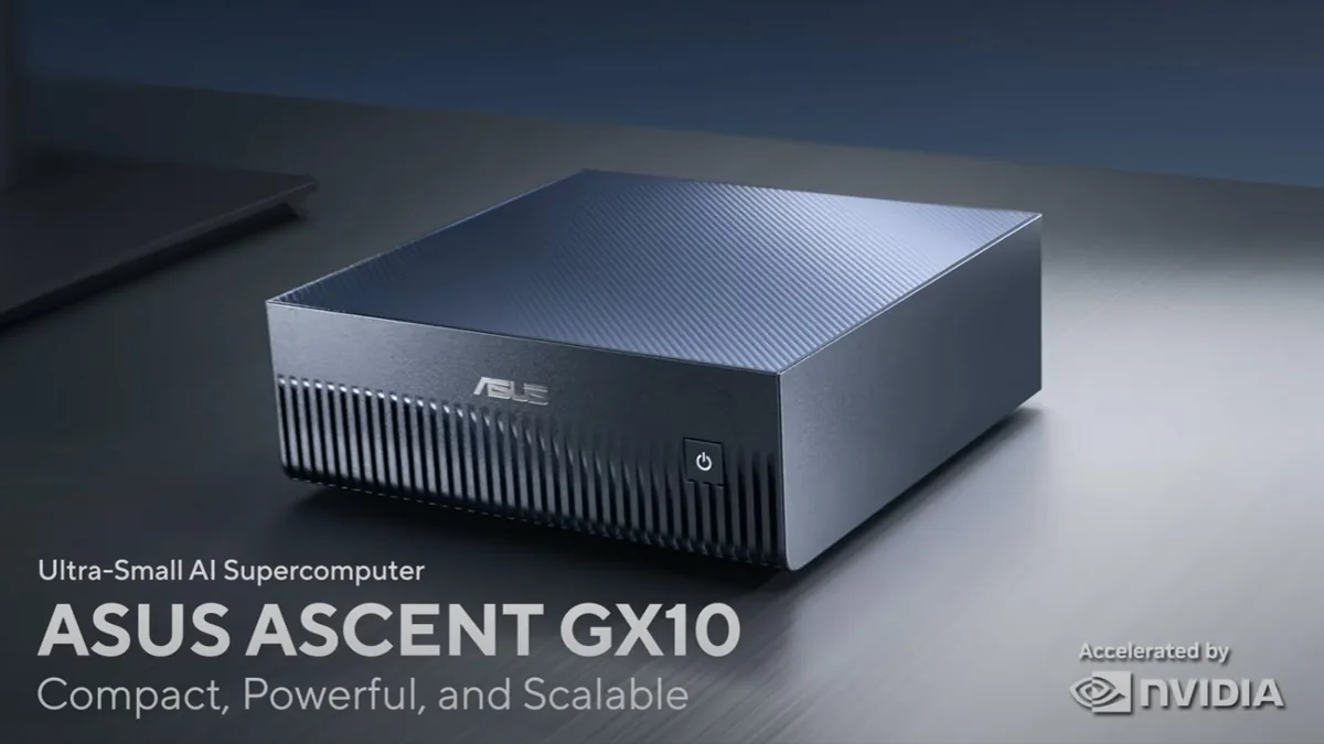 ASUS Ascent GX10 ultra küçük AI süper bilgisayarının üstten açılı profesyonel ürün fotoğrafı; 'Compact, Powerful and Scalable' yazısıyla.