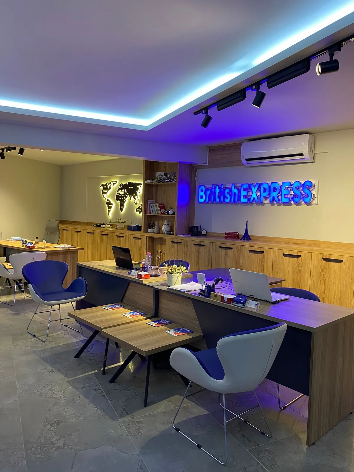 British Express Antalya dil kursu kurumunun Muratpaşa şube ofisi ve öğrenme ortamı