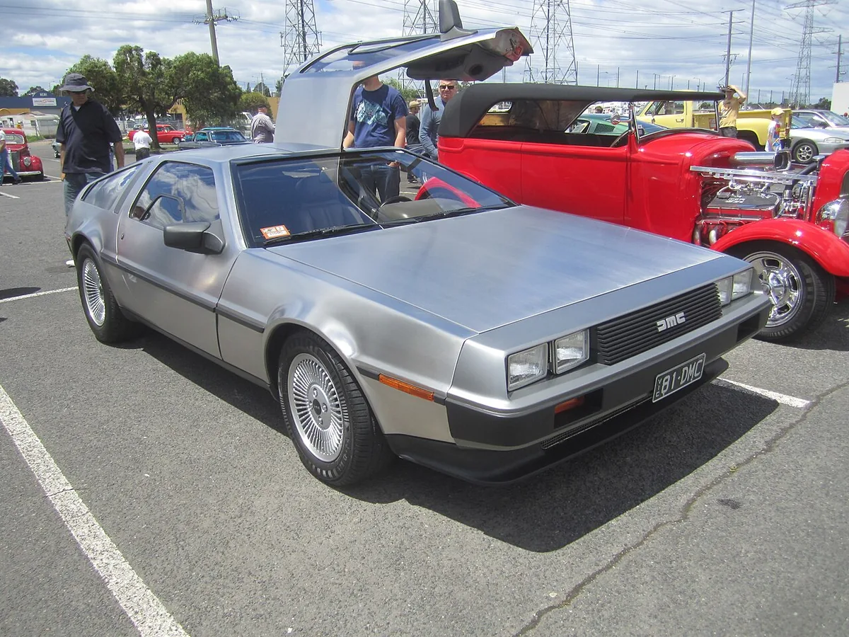 1982 DeLorean DMC-12 klasik otomobil Forza Horizon 6