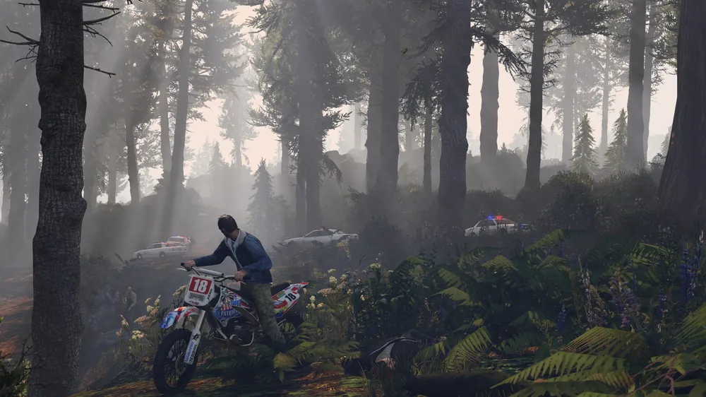 GTA V ormanda motosikletliyi kovalayan polis arabaları — FiveM RP kurallarında RDM VDM ve KOS bağlamı