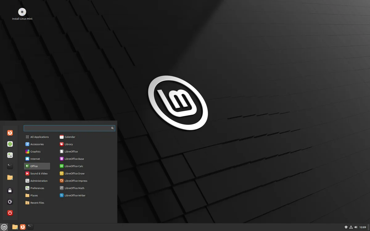 Linux Mint Cinnamon masaüstü ekran görüntüsü — başlat menüsü ve görev çubuğu