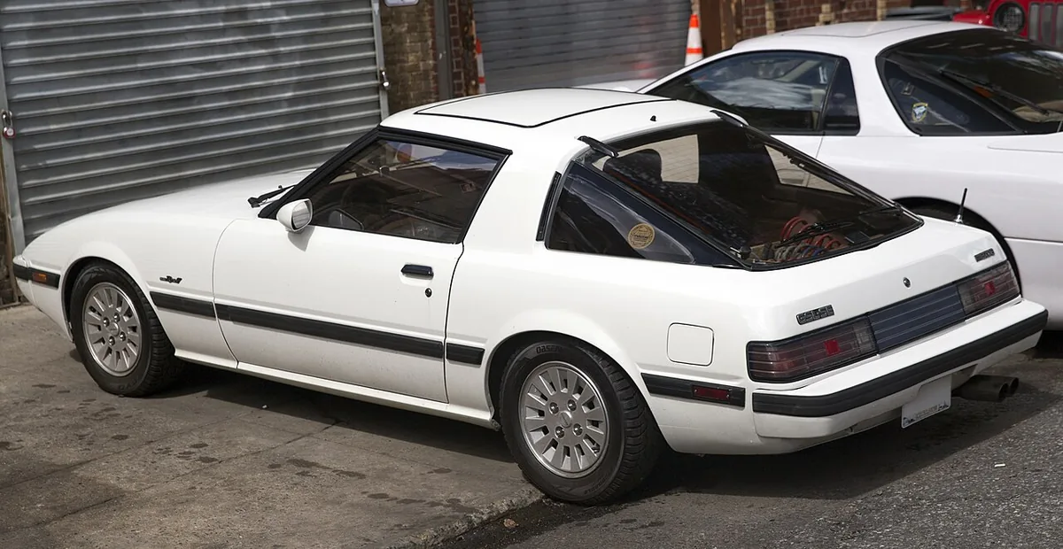 1985 Mazda RX-7 GSL-SE Wankel doner motorlu Japon sporcusu Forza Horizon 6