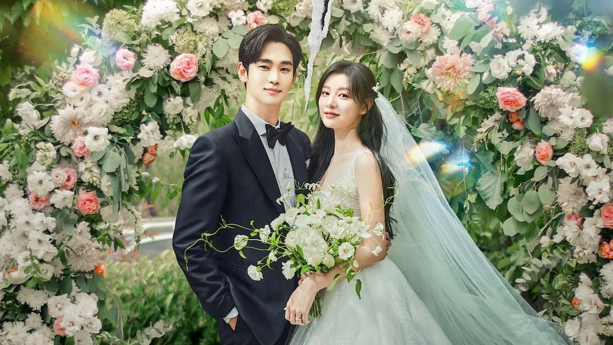 Queen of Tears resmi tanitim gorseli - Kim Soo-hyun ve Kim Ji-won basrollu tvN K-drama
