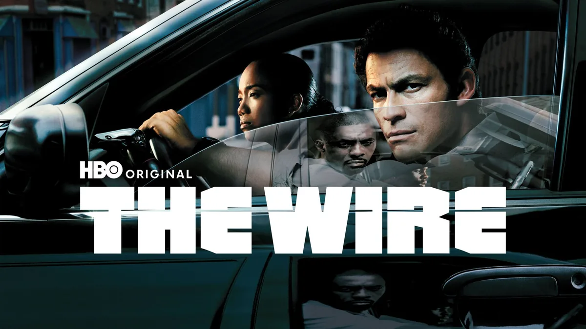The Wire dizisinin HBO resmi tanıtım görseli — Baltimore kent yaşamı ve suç örgütu atmosferi
