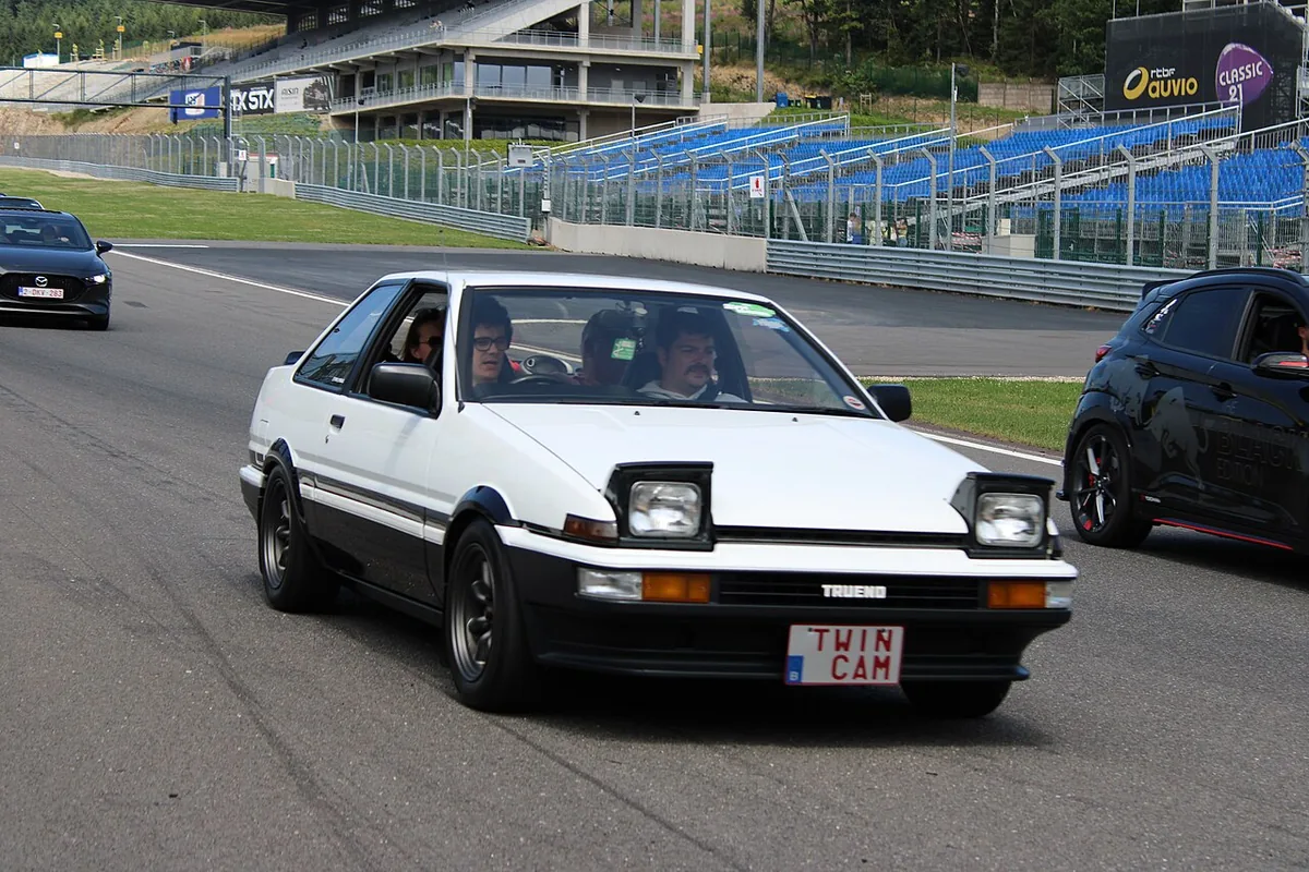 1985 Toyota Sprinter Trueno AE86 drift kulturu klasigi Forza Horizon 6