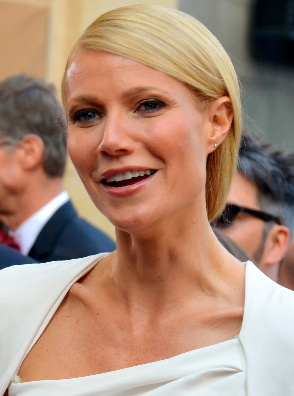 Pepper Potts karakterini canlandıran oyuncu Gwyneth Paltrow kırmızı halı etkinliğinde