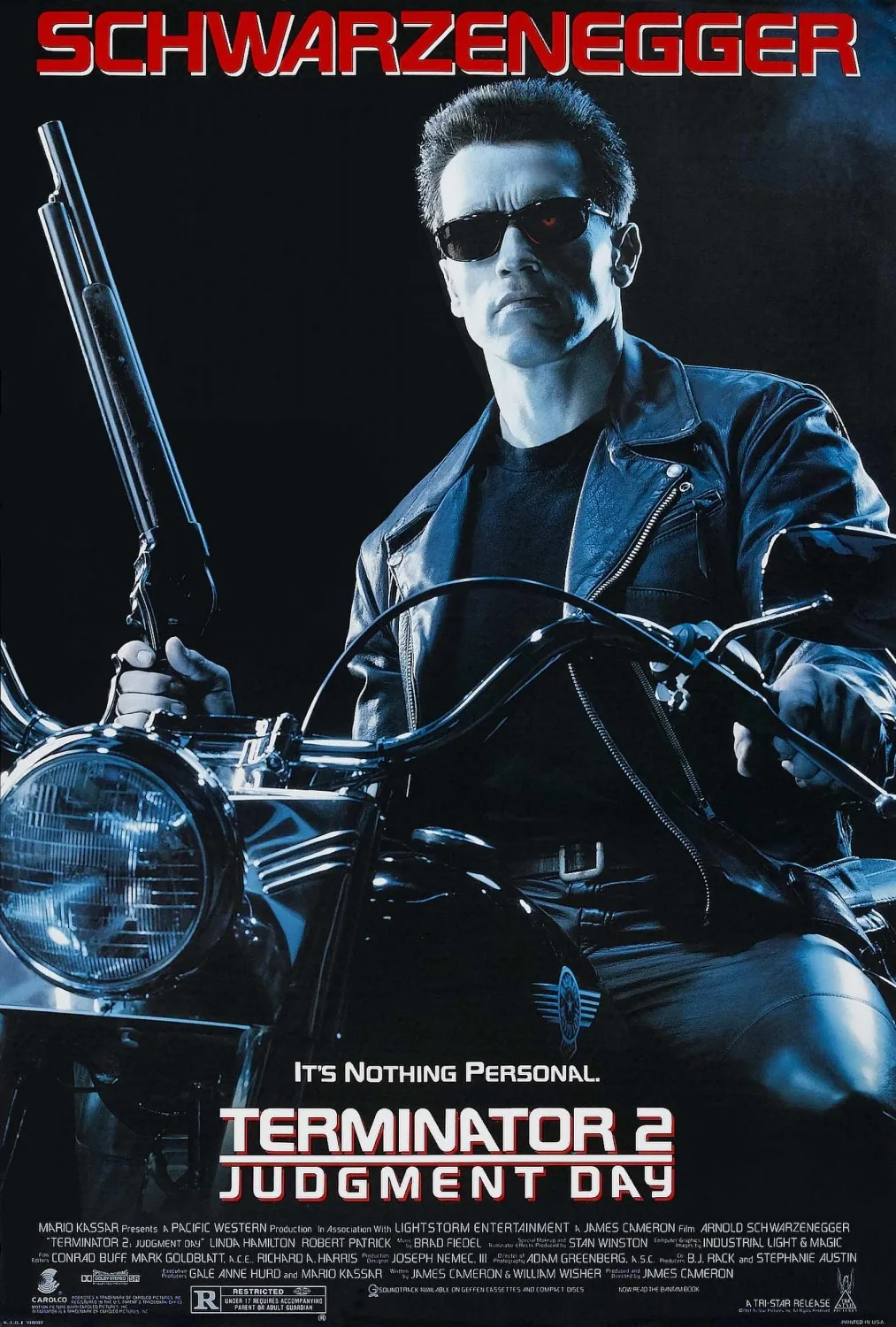 Terminator 2: Judgment Day filminin resmi vizyon afişi; Arnold Schwarzenegger T-800 rolünde