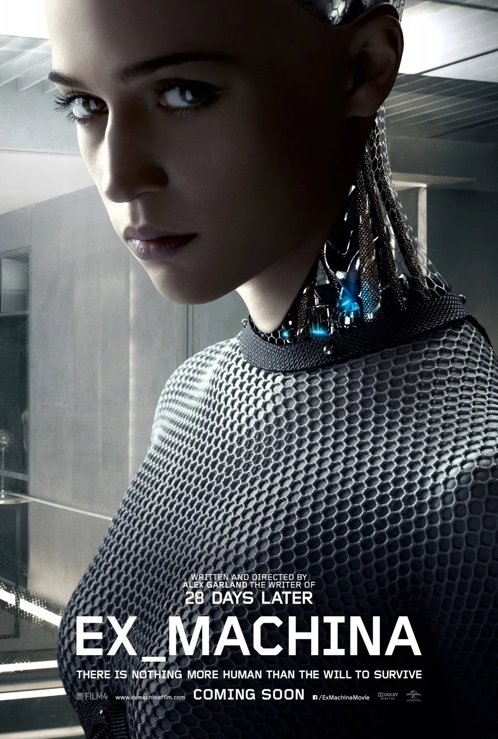 Ex Machina (2014) filminin resmi vizyon afişi; android Ava'nın yakın plan portresi