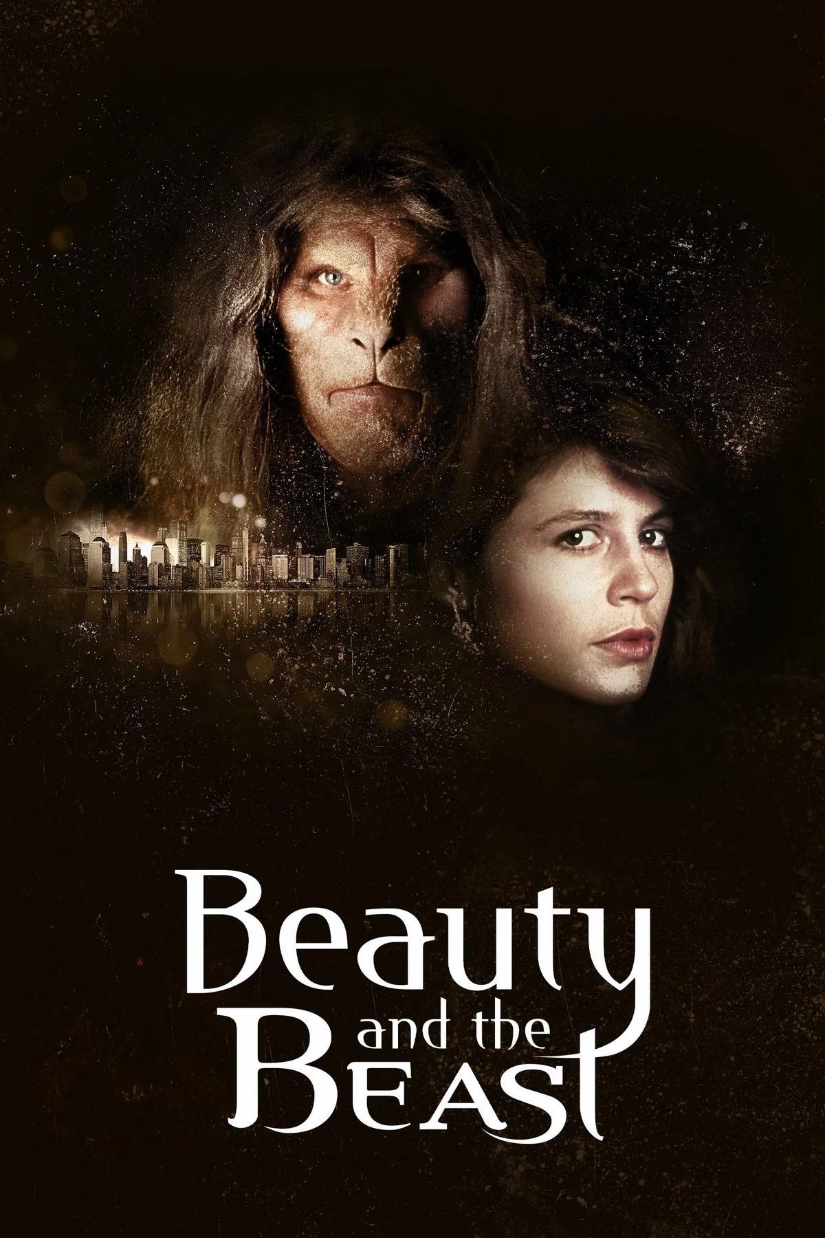 Beauty and the Beast (1987) dizisinin resmi afişi: Vincent ve Catherine karakterleri New York silüeti önünde