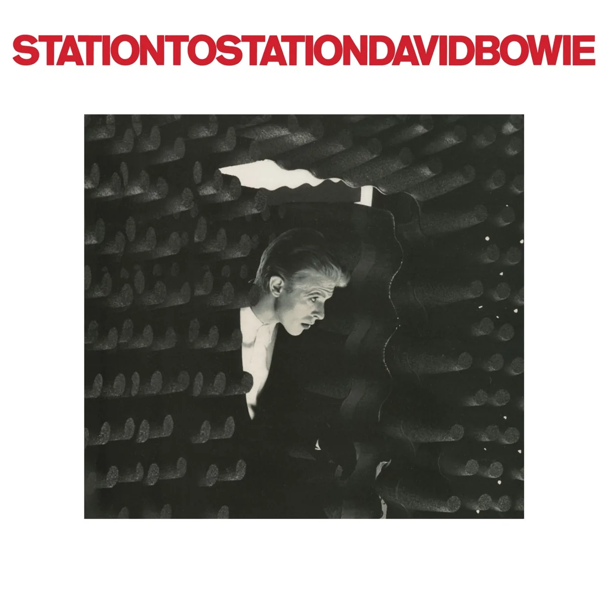 David Bowie'nin İnce Beyaz Dük kimliğiyle çıkardığı Station to Station albümünün resmi kapak görseli