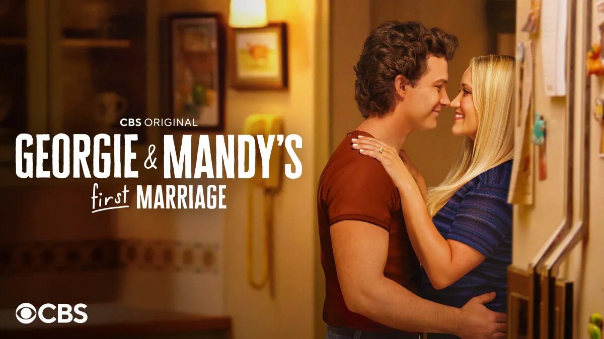Georgie & Mandy's First Marriage dizisinin resmi key art görseli, The Big Bang Theory evreninin bir prequel'i
