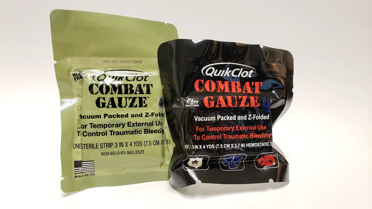 QuikClot Combat Gauze hemostatik toz içeren ilk yardım kanama kontrol paketleri