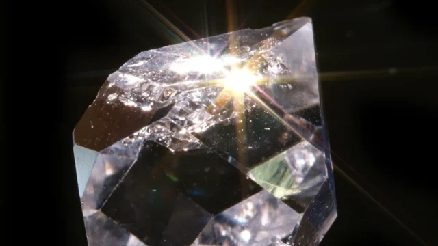 İnsanlar Neden Kristal Toplar? Evrimsel Kökeni