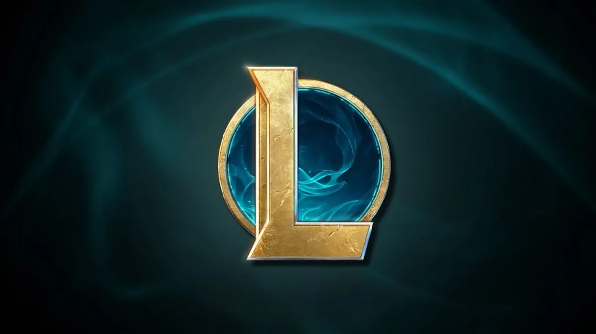 League of Legends oyununun resmi logosu: altın çerçeveli mavi enerji halkası içinde L harfi