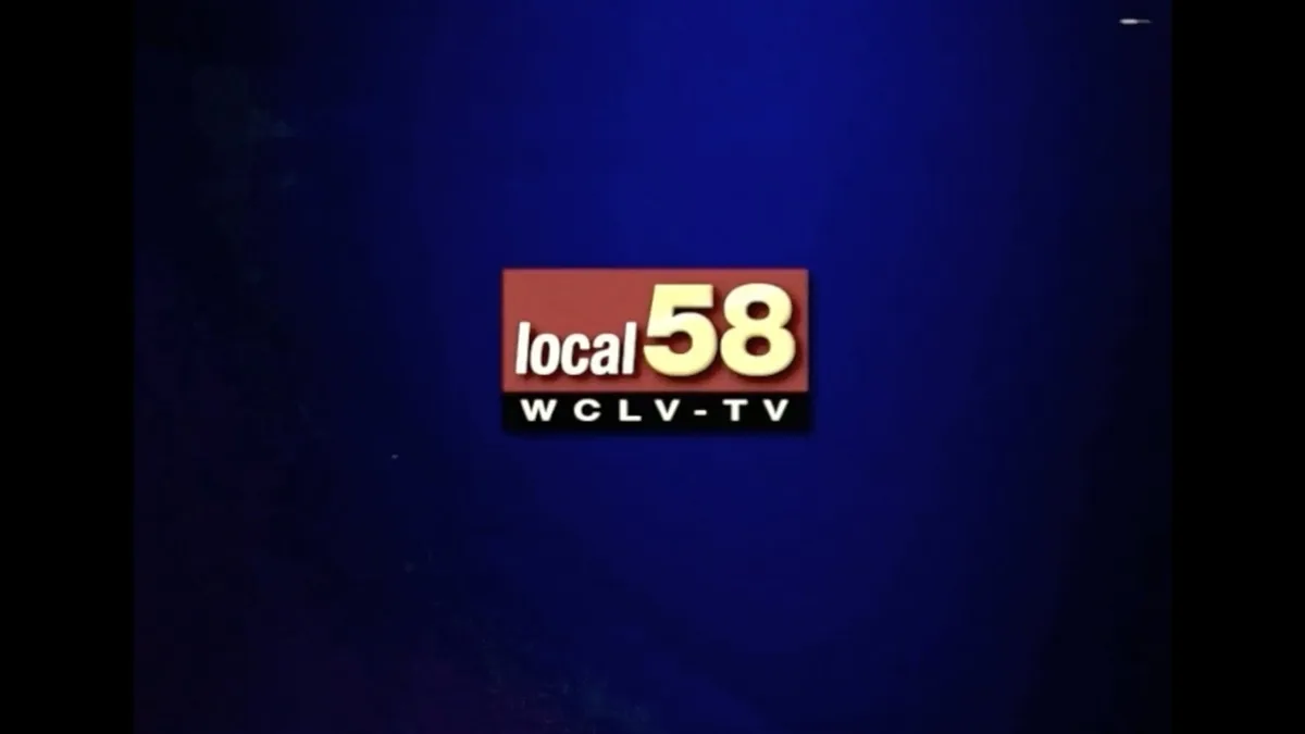 Local 58 dizisinin WCLV-TV kamu televizyonu logosu ve mavi ekran