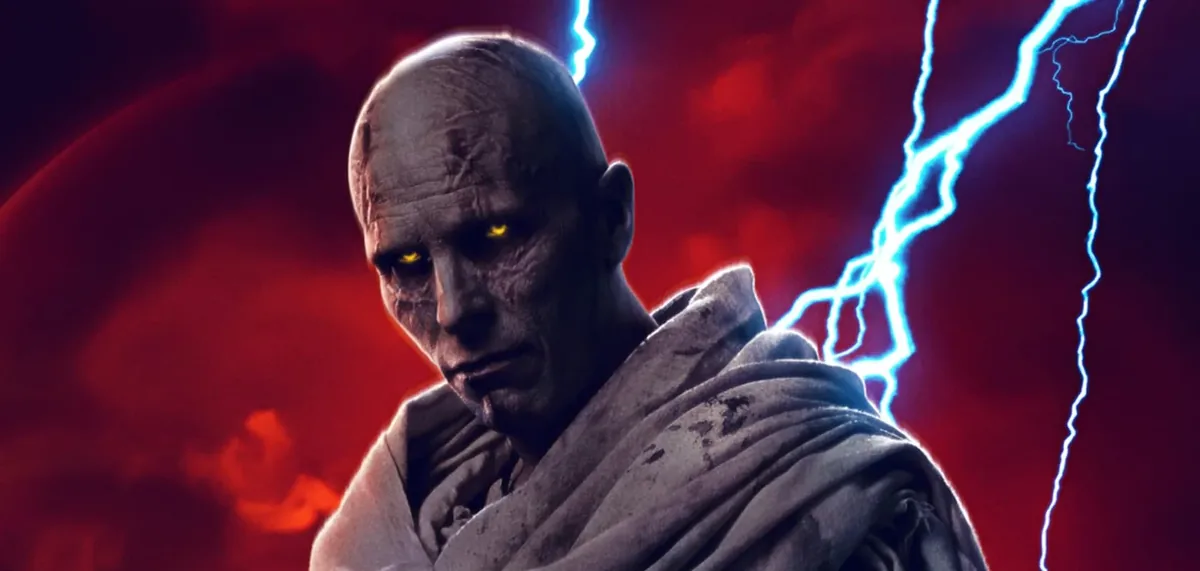 Gorr the God Butcher'ın solgun, tanrı katili görünümüyle resmi Marvel Studios key art görseli