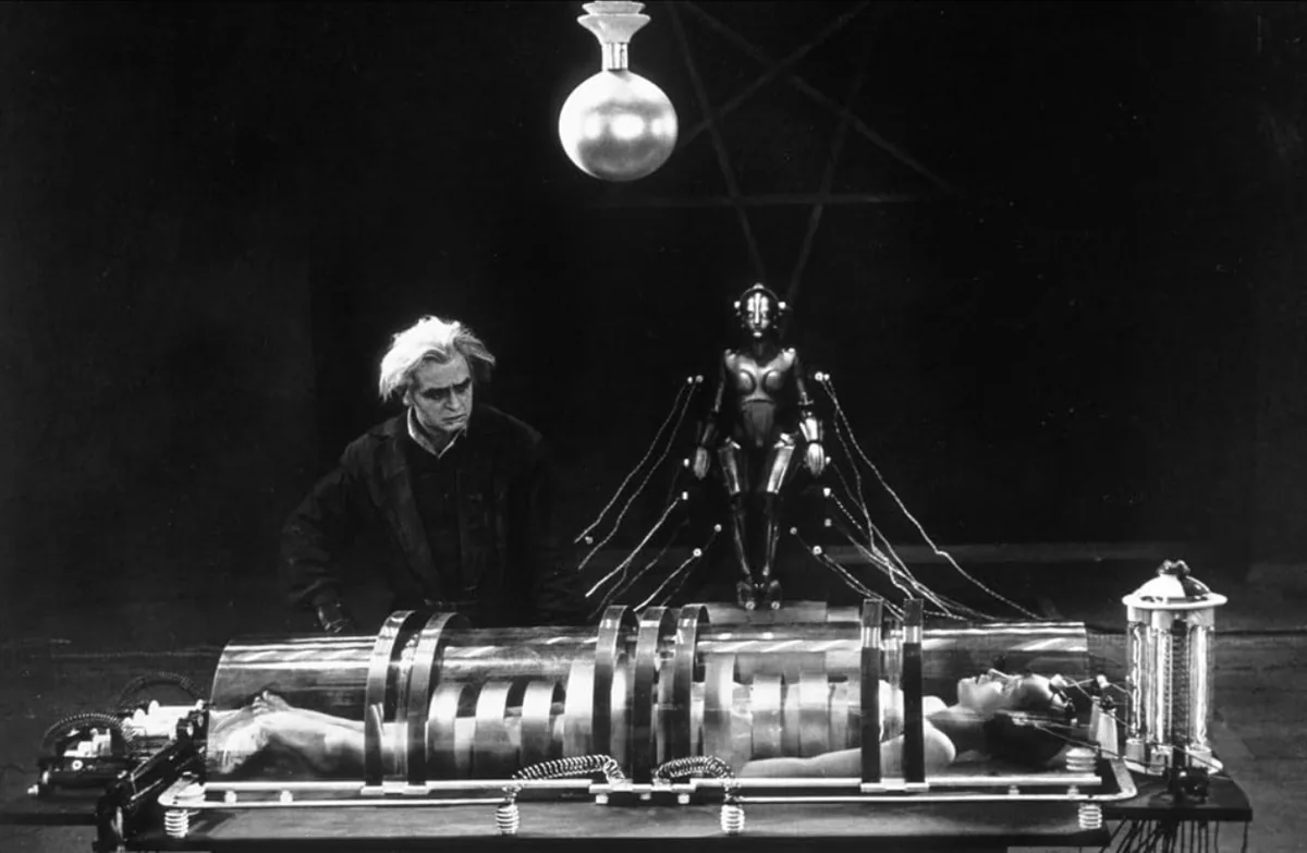 Maschinenmensch: Rotwang'ın laboratuvarında yaratılan Metropolis filminin ikonik Maria robotu