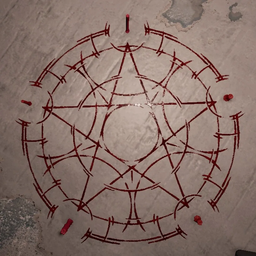 Phasmophobia'da Çağırma Çemberi (Summoning Circle) lanetli objesi, beş kırmızı mumla çevrili pentagram