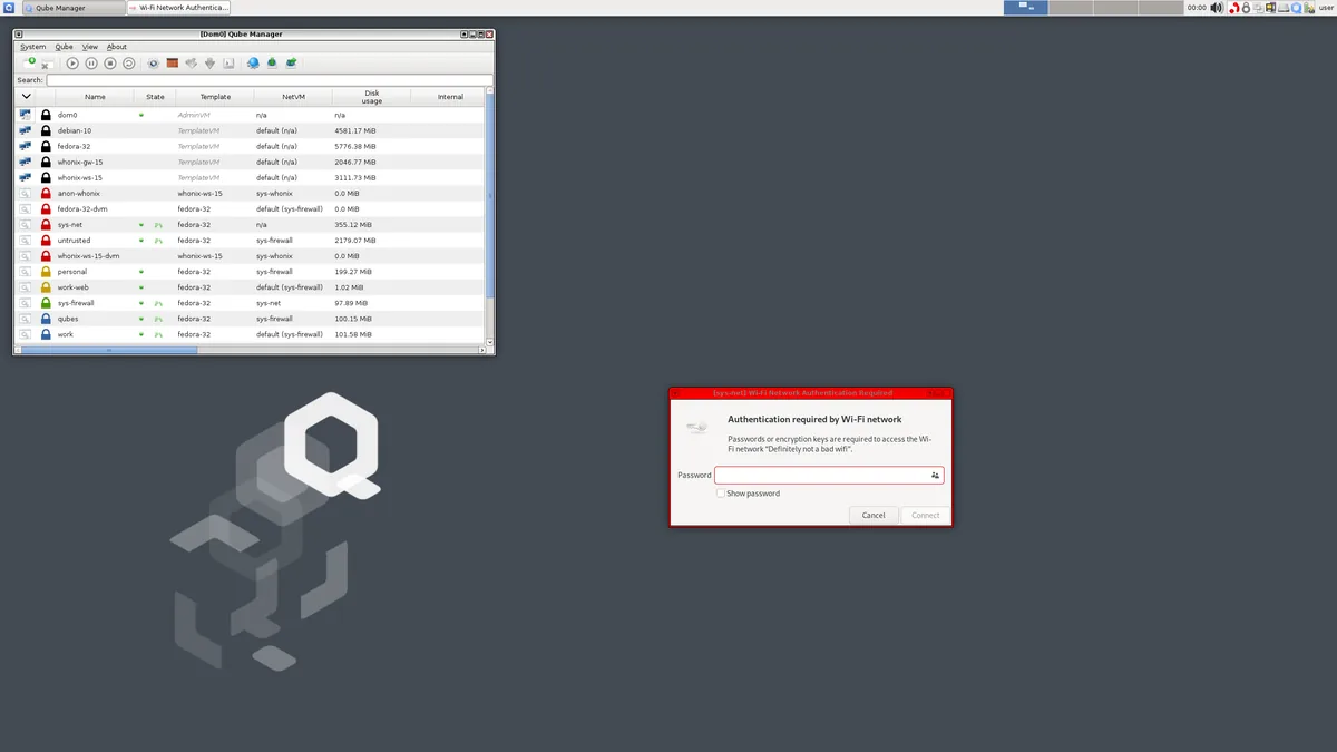 Qubes OS masaüstünde büyük Q logosu, renkli qube listesini gösteren Qube Manager penceresi ve kırmızı kenarlıklı sys-net Wi-Fi kimlik doğrulama uyarısı