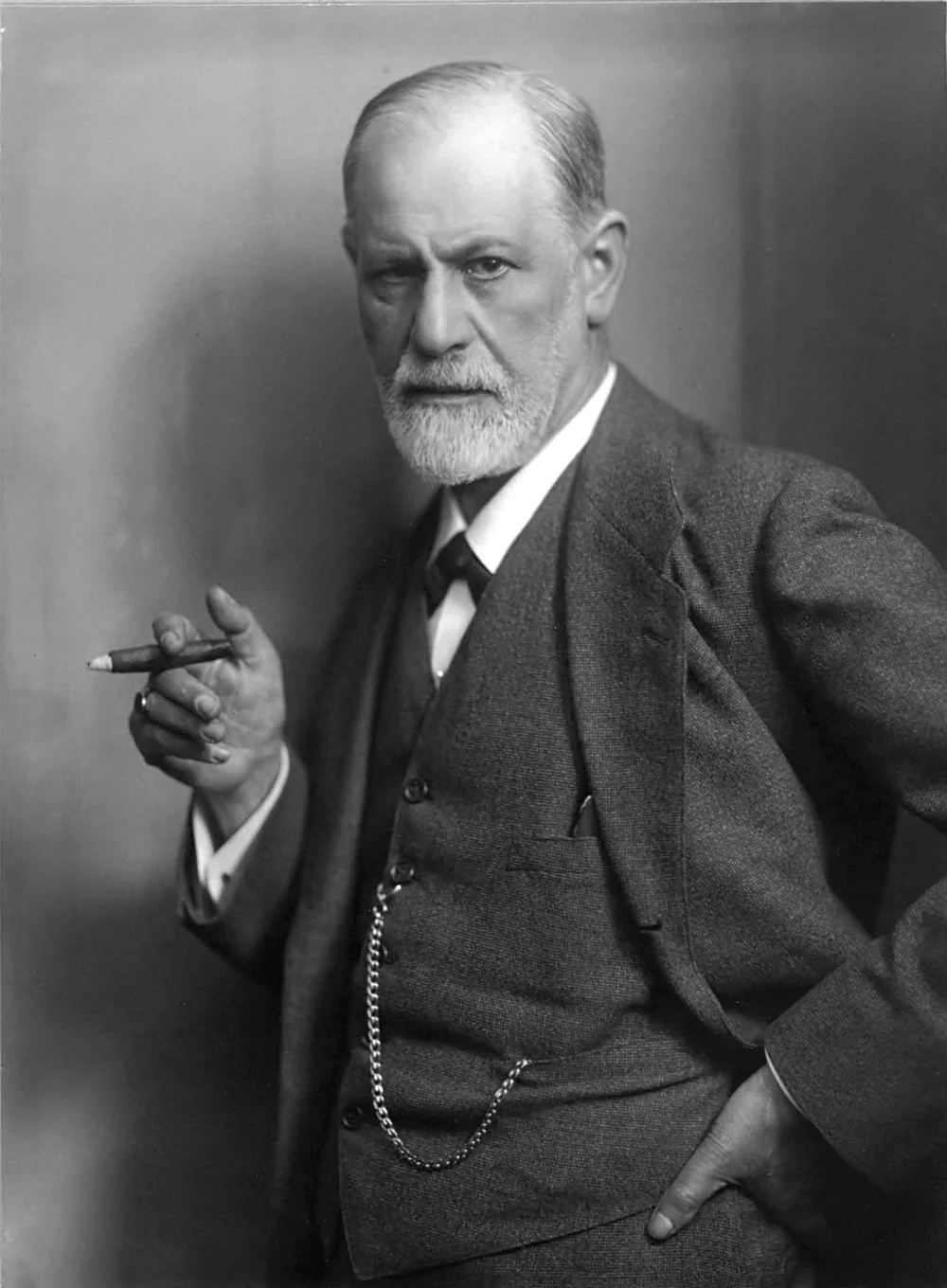 Sigmund Freud'un tarihi siyah beyaz portre fotoğrafı