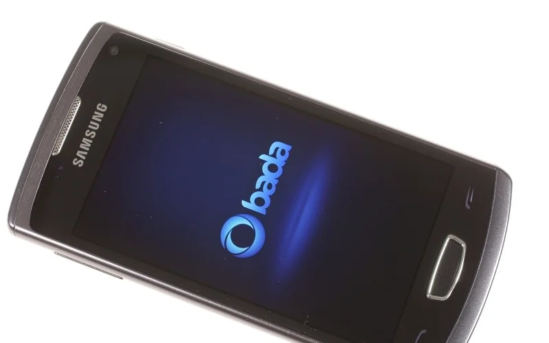 Samsung Wave III S8600 telefonun ekranında bada işletim sistemi açılış logosu