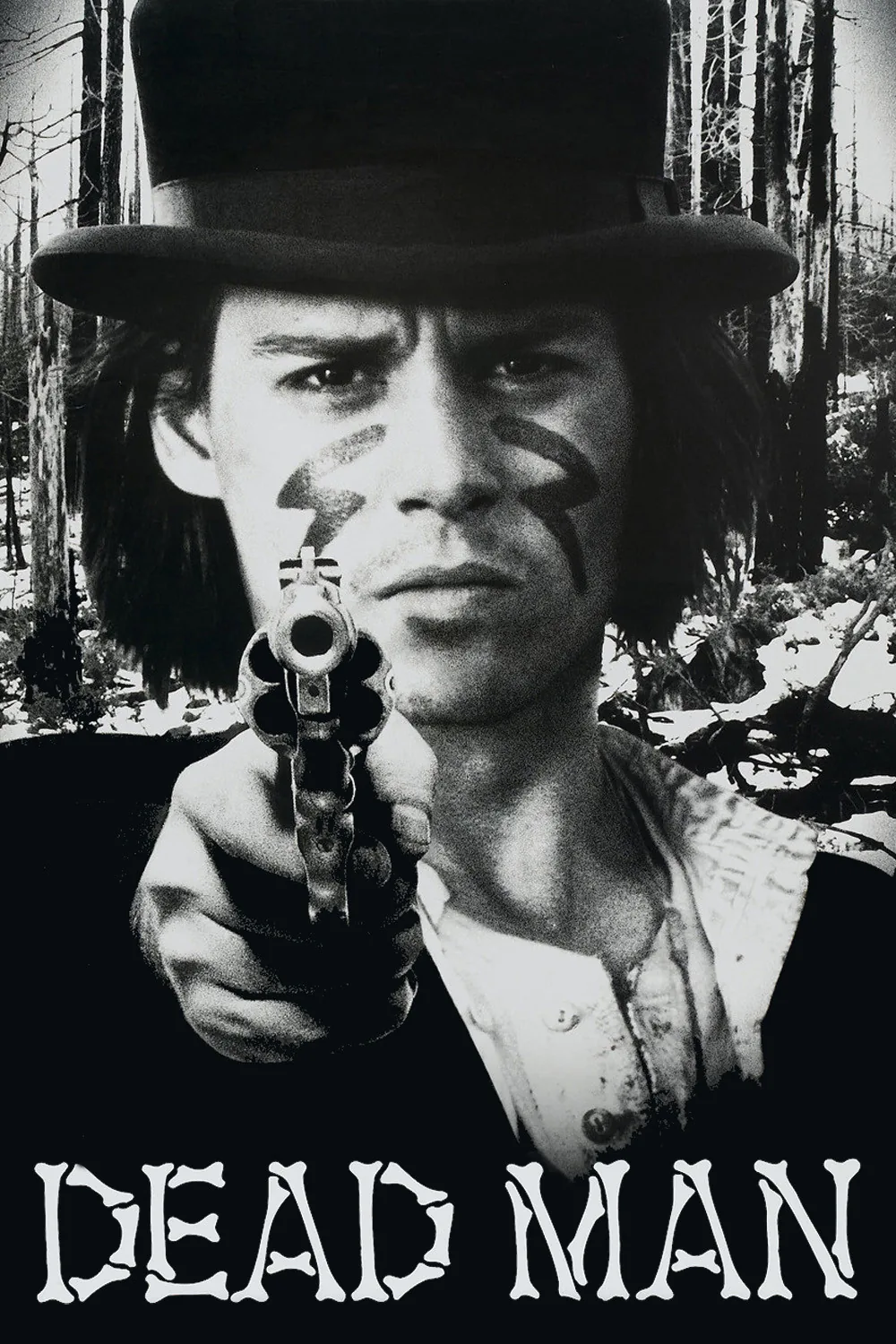 Dead Man 1995 filminin siyah beyaz resmi afişi; Johnny Depp silah doğrultuyor