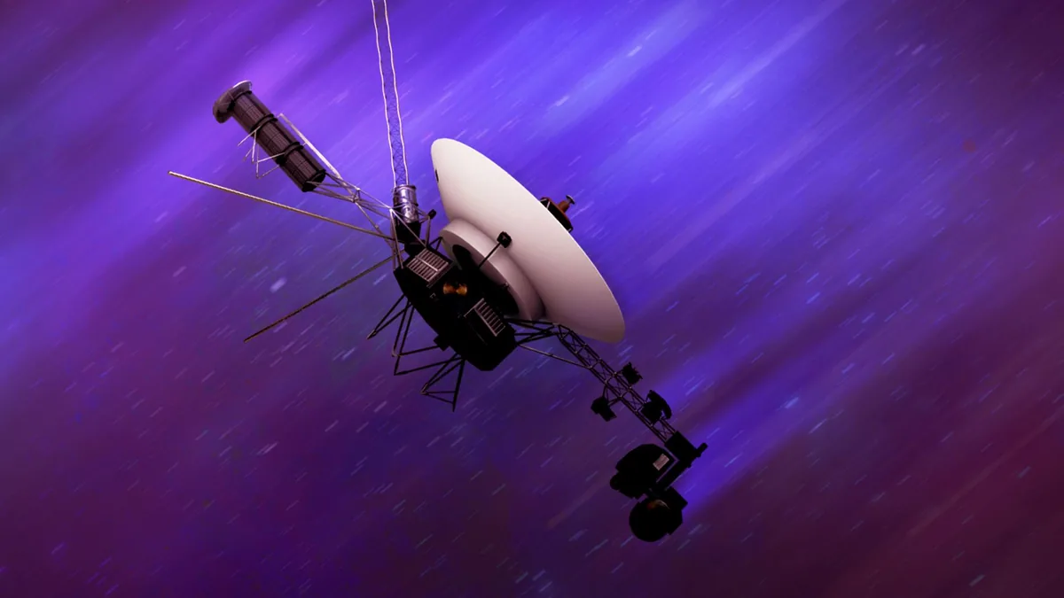 Voyager 2 uzay sondasının derin uzayda, yıldız alanı önünde ilerlerken gösterildiği NASA sanatçı illüstrasyonu