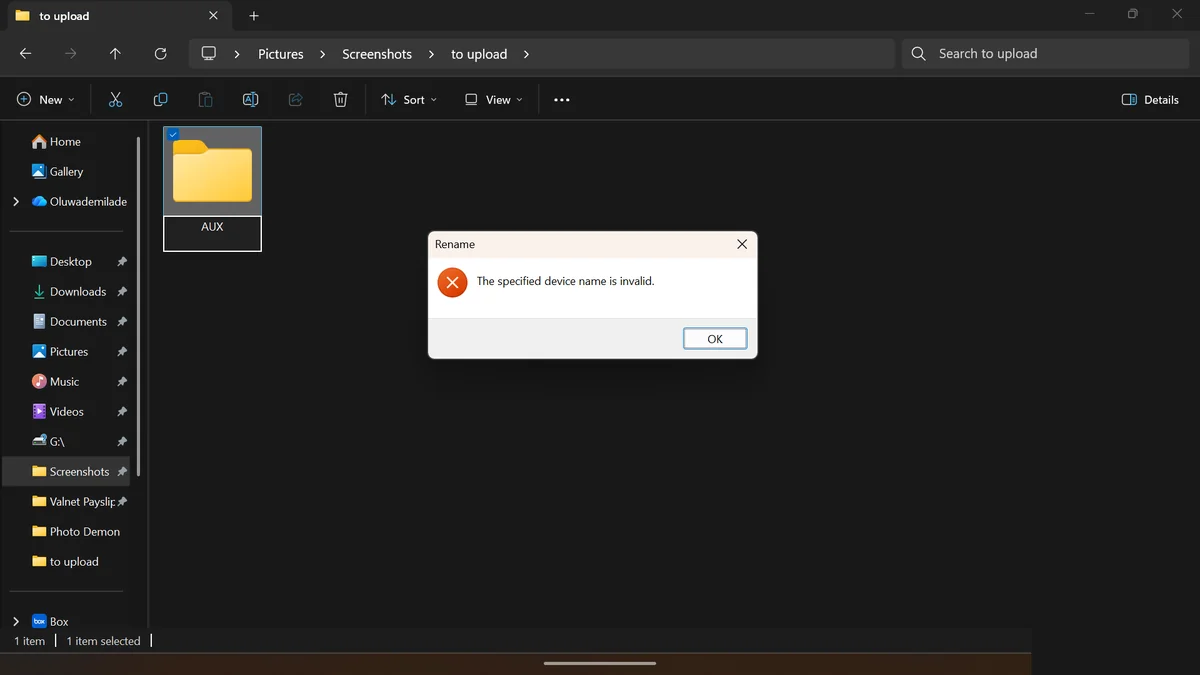 Windows'da bir klasörü AUX gibi rezerve bir aygıt adıyla yeniden adlandırmaya çalışınca çıkan "Belirtilen aygıt adı geçerli değil" hata penceresi; CON, PRN, NUL, COM ve LPT adlarında da aynı hata görülür